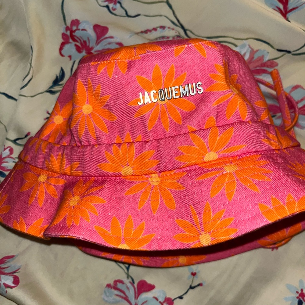 Jacquemus bucket hat